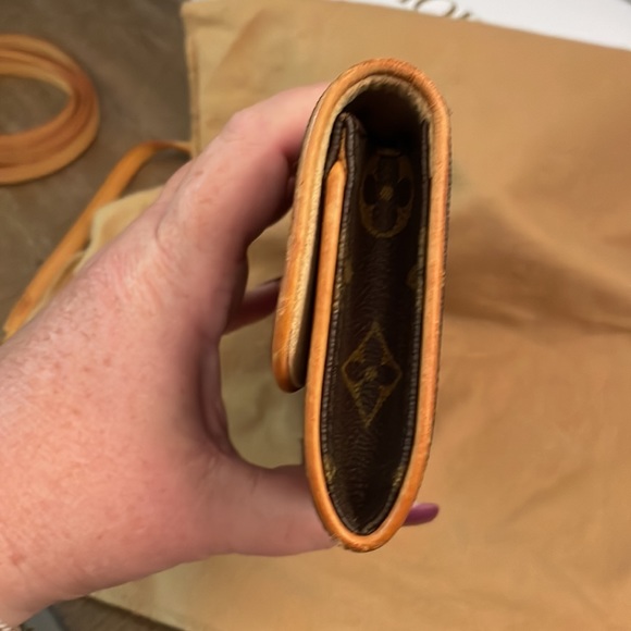 Louis Vuitton Pochette Twin - Picture 7 of 11